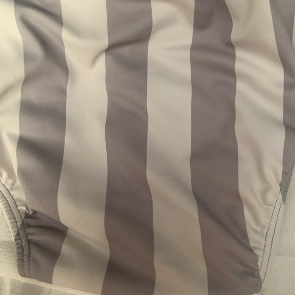 Kortni Jeane one piece 9m swimmer - Picture 3 of 3